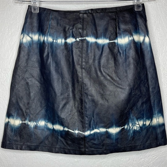 Zara Women's Black Faux Leather Tie Dye Snap Front A-Line Mini Skirt Size Small - Picture 6 of 8